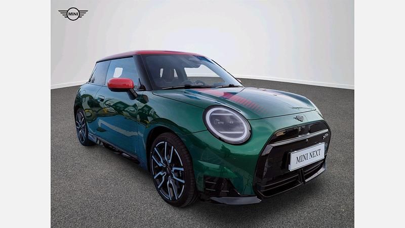 British racing green iv metalizowany Używany 2024 Mini Cooper Hatchback | 153 900 zł (Drogi) - Obraz 1/4