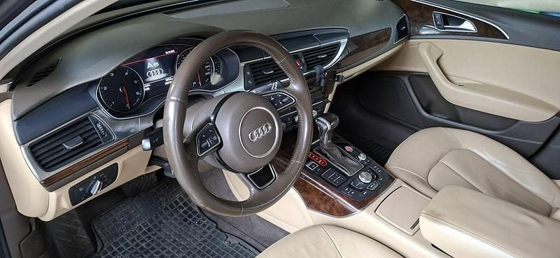 Używany Audi A6 2012 Brązowobeżowy Kombi
