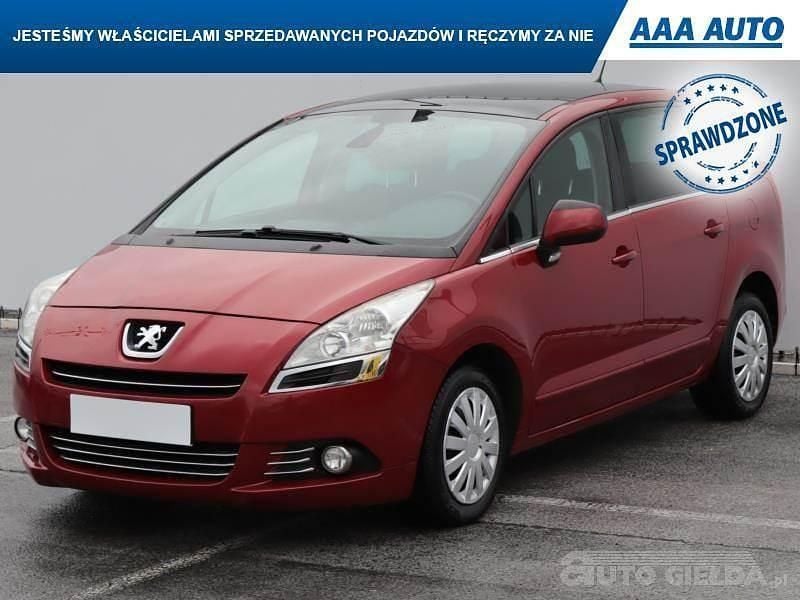 Używany Peugeot 5008 2012 Czerwony Minivan