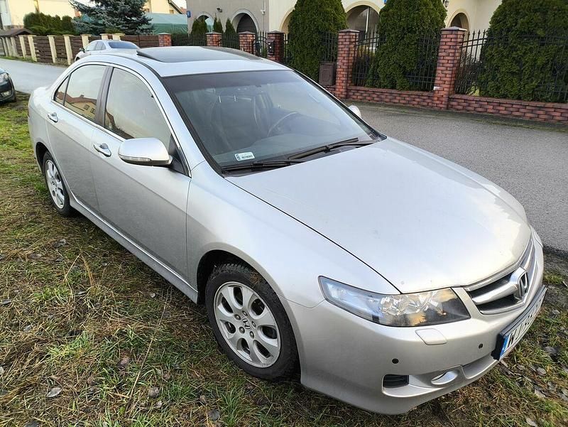 Używany Honda Accord Executive 2007 Srebrny Sedan/Limuzyna