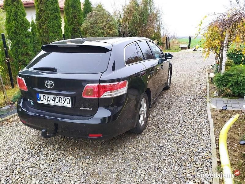 Czarny Używany 2009 Toyota Avensis Kombi | 12 900 zł - Obraz 1/4
