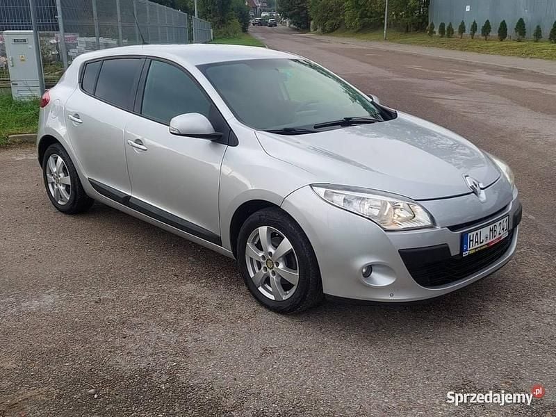 Srebrny Używany 2009 Renault Mégane III Hatchback | 16 900 zł (Uczciwa cena) - Obraz 1/4
