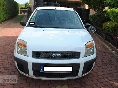 Biały Używany 2007 Ford Fusion Minivan | 9500 zł (Uczciwa cena) - Obraz 1/4