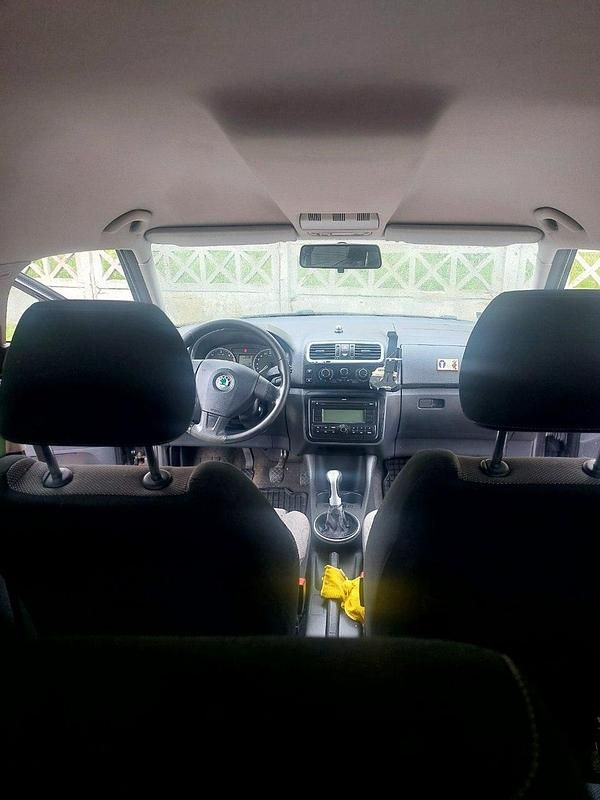 Używany Skoda Roomster 69 KM (50 kW) 2008 Czarny Minivan