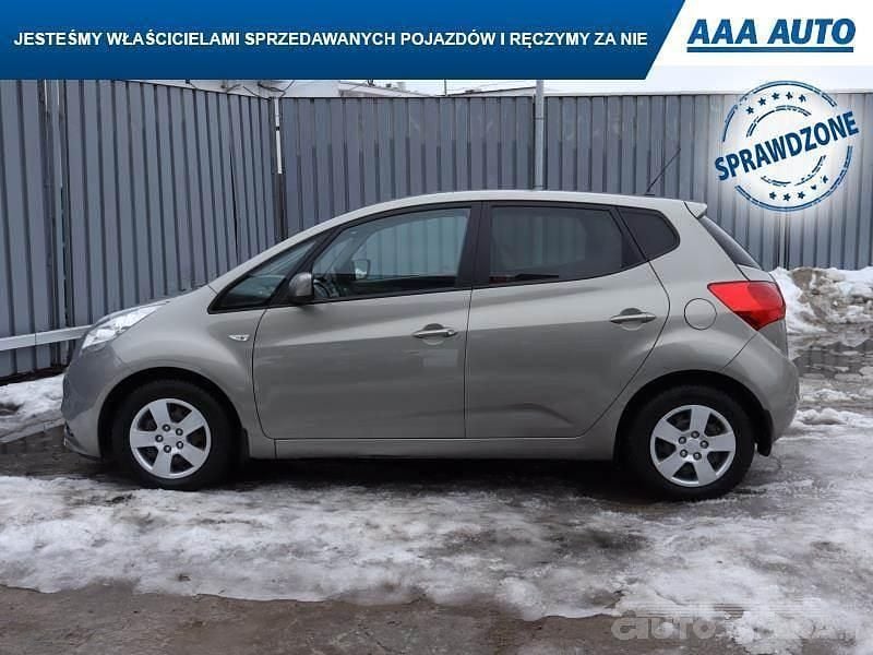 Używany Kia Venga 2015 Beżowy Hatchback