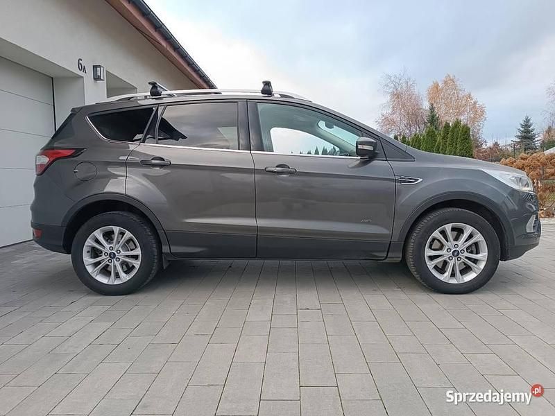 Grafitowy Używany 2017 Ford Kuga SUV | 59 900 zł (Uczciwa cena) - Obraz 1/4