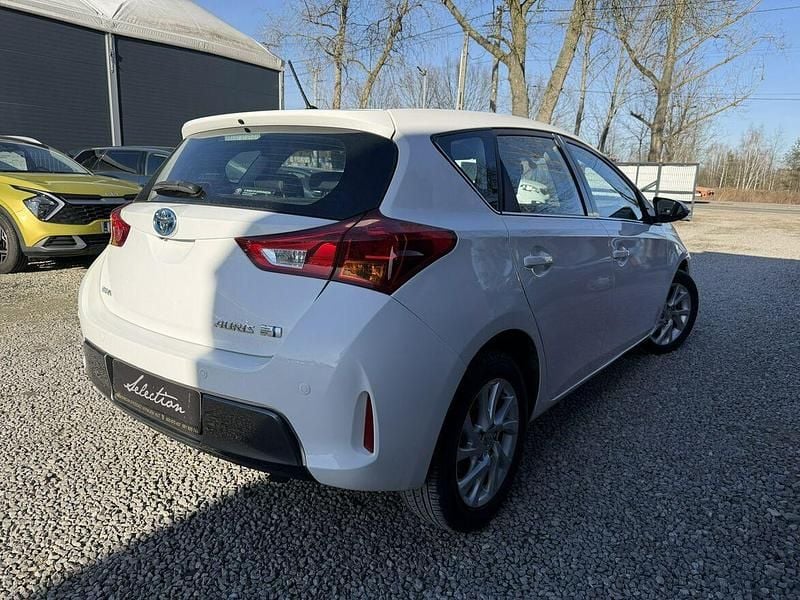 Używany Toyota Auris 2013 Biały Hatchback