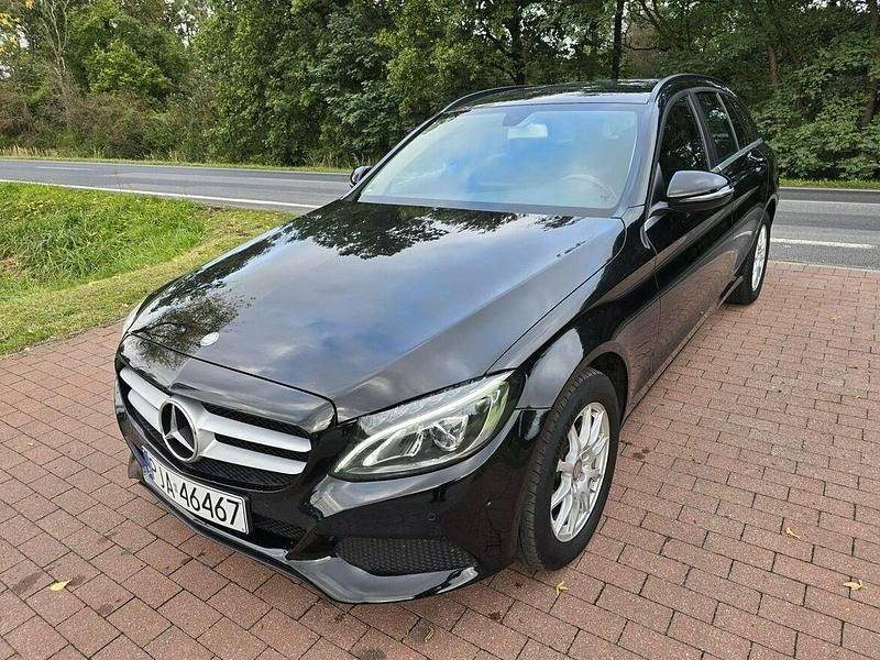 Używany Mercedes C200 136 KM (100 kW) 2016 Czarny Kombi