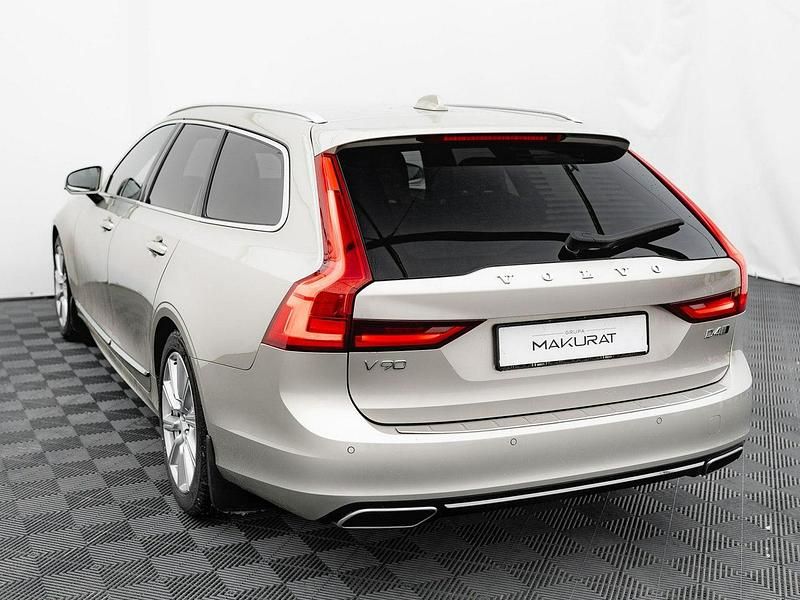 Używany Volvo V90 Inscription 190 KM (139 kW) 2018 Beżowy Kombi