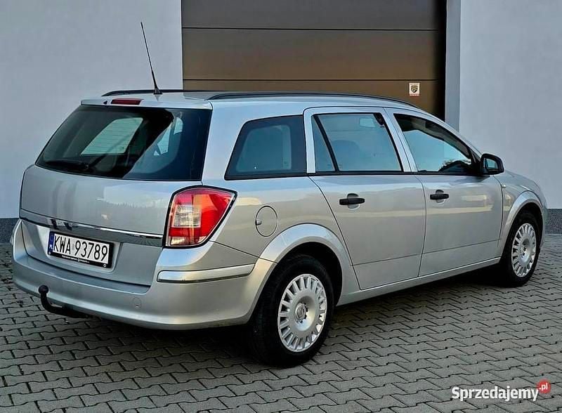 Używany 2011 Opel Astra Sedan/Limuzyna | 11 500 zł - Obraz 1/4
