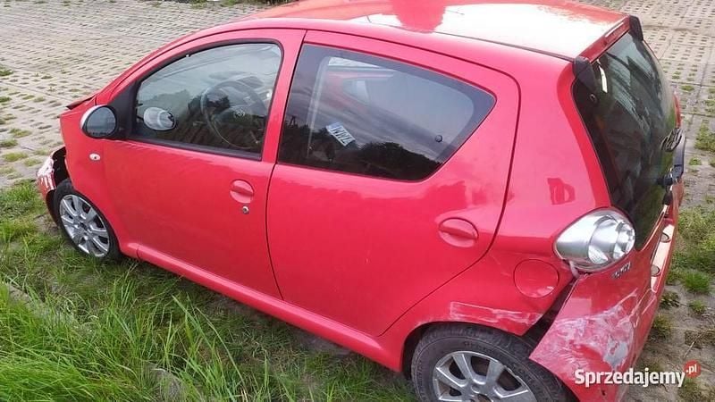 Czerwony Używany 2007 Toyota Aygo Hatchback | 2999 zł (Super Cena) - Obraz 1/4