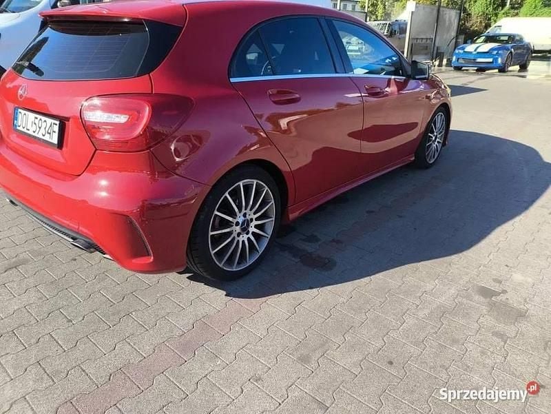 Używany Mercedes A180 AMG line 122 KM (89 kW) 2013