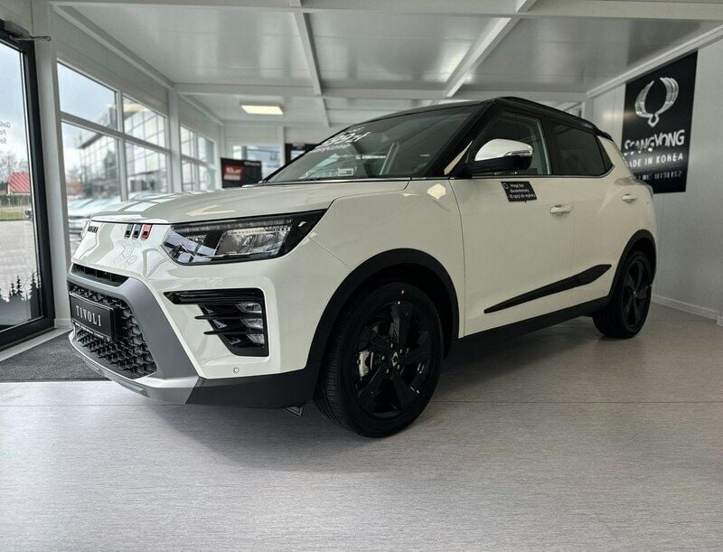 Biały (metalik) Używany 2023 Ssangyong (KGM) Tivoli SUV | 114 990 zł - Obraz 1/4