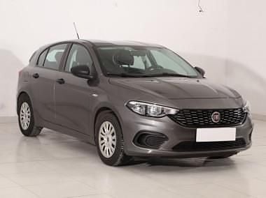 Szary Używany 2017 Fiat Tipo Hatchback | 36 499 zł (Uczciwa cena) - Obraz 1/4