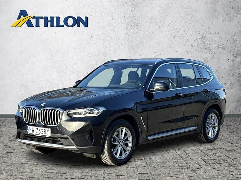 Czarny (metalik) Używany 2022 BMW X3 SUV | 168 200 zł - Obraz 1/4