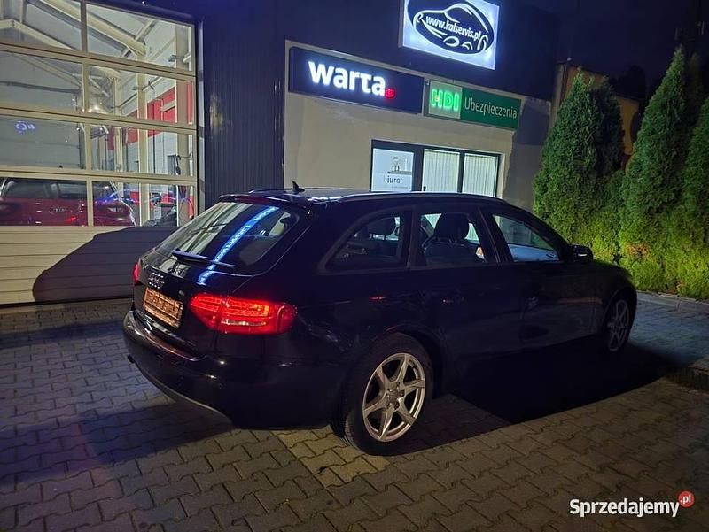 Używany Audi A4 143 KM (105 kW) 2011 Czarny Kombi