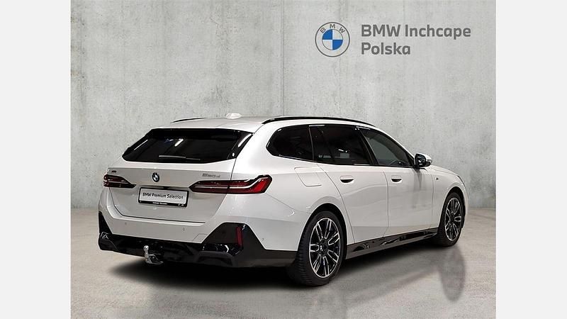 Używany BMW 520 Comfort Edition 197 KM (144 kW) 2025 Mineral white metallic metalizowany Kombi