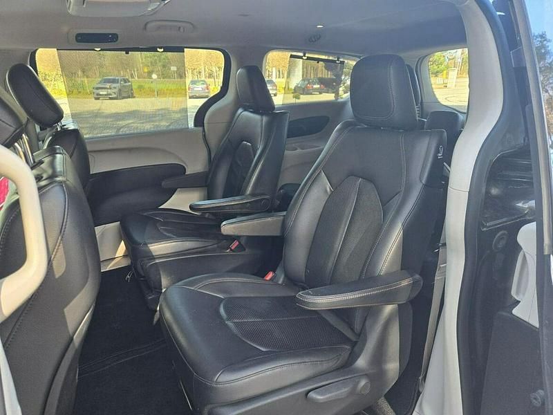 Używany Chrysler Pacifica 2018 Szary SUV