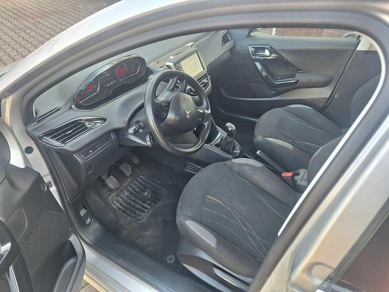 Używany Peugeot 208 2012 Srebrny Hatchback