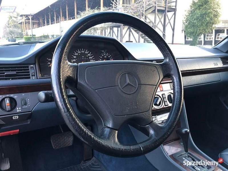 Używany Mercedes 300 1993 Niebieski Kabriolet