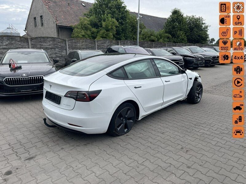 Biały Używany 2023 Tesla Model 3 Sedan/Limuzyna | 49 900 zł - Obraz 1/4
