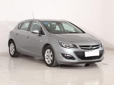 Srebrny Używany 2015 Opel Astra Hatchback | 32 499 zł (Uczciwa cena) - Obraz 1/4
