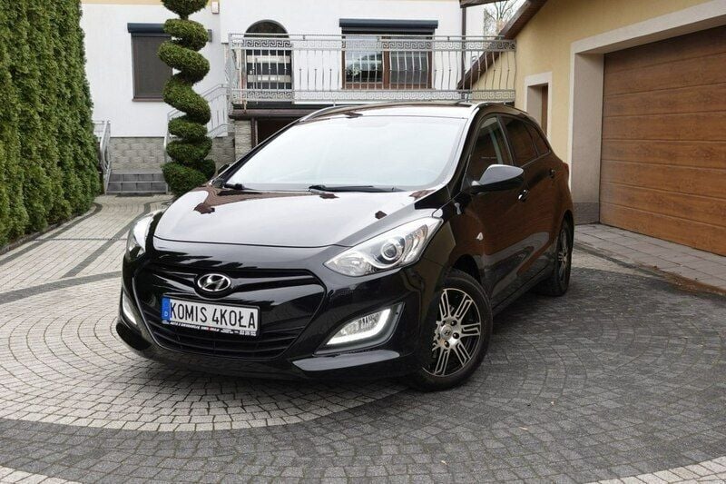 Czarny Używany 2013 Hyundai i30 Kombi | 28 900 zł (Uczciwa cena) - Obraz 1/4