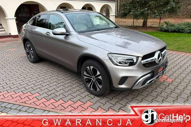 Złoty Używany 2020 Mercedes GLC200 SUV | 142 000 zł - Obraz 1/4
