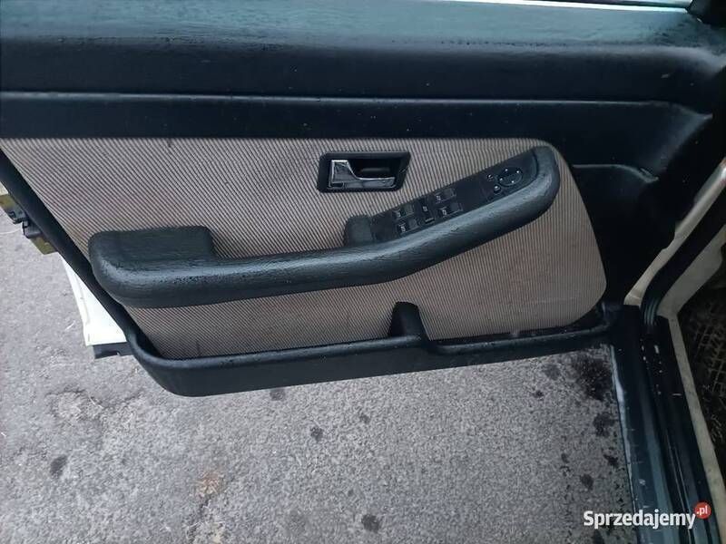 Używany Audi 100 1985 Beżowy Sedan/Limuzyna