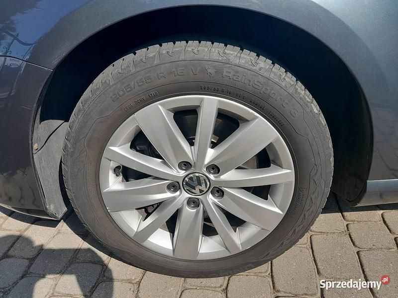 Szary Używany 2011 VW Passat Sedan/Limuzyna | 28 500 zł (Uczciwa cena) - Obraz 1/4