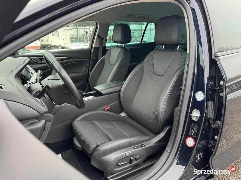 Używany Opel Insignia 2020 Granatowy Kombi
