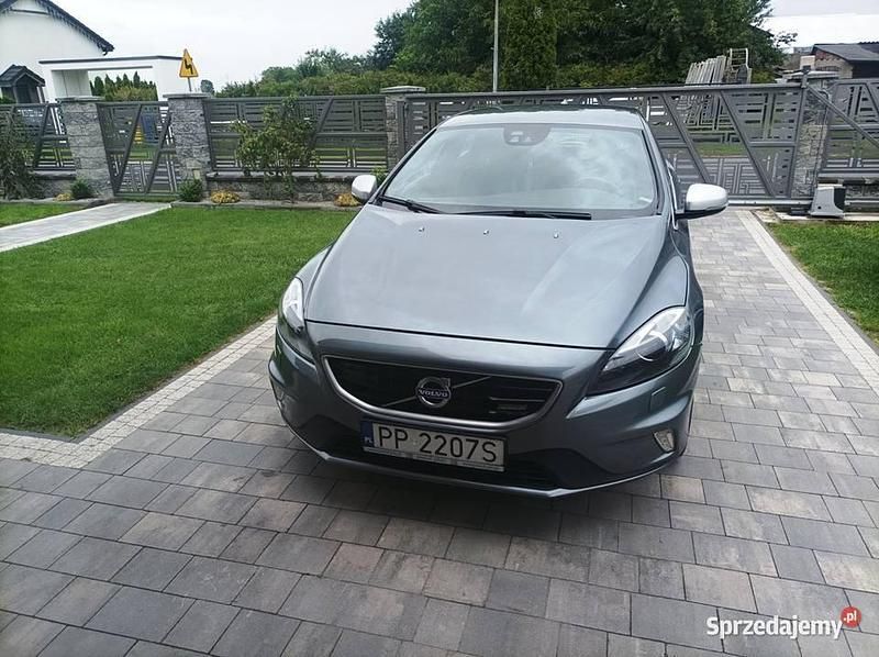 Szary Używany 2015 Volvo V40 Kombi | 42 700 zł (Uczciwa cena) - Obraz 1/4