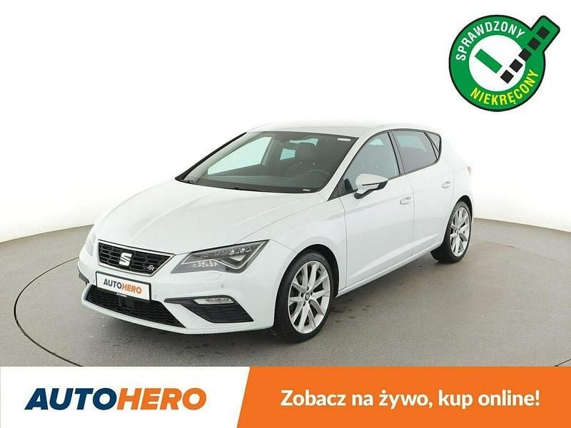Biały Używany 2018 Seat Leon FR Hatchback | 49 900 zł (Super Cena) - Obraz 1/3