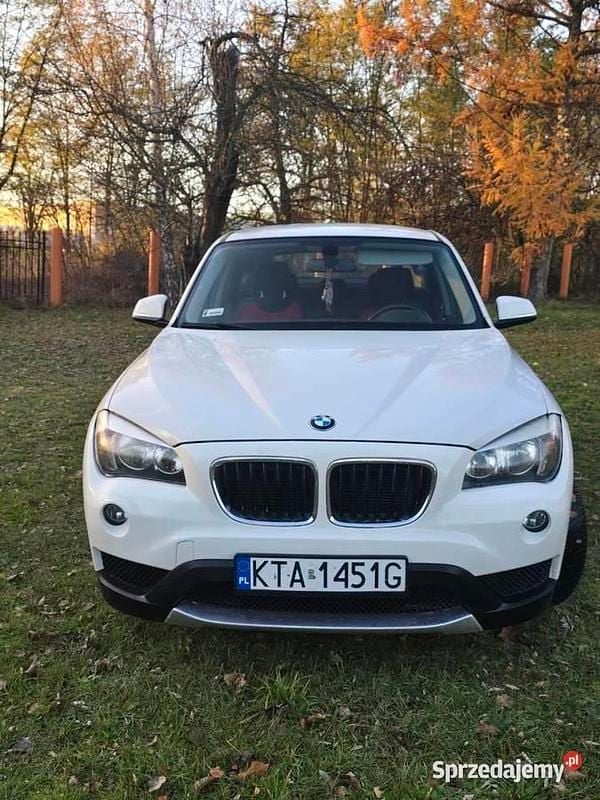 Biały Używany 2013 BMW X1 SUV | 34 000 zł (Dobra cena) - Obraz 1/4