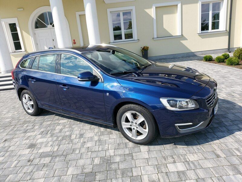 Używany Volvo V60 Ocean Race 181 KM (133 kW) 2014 Niebieski Kombi