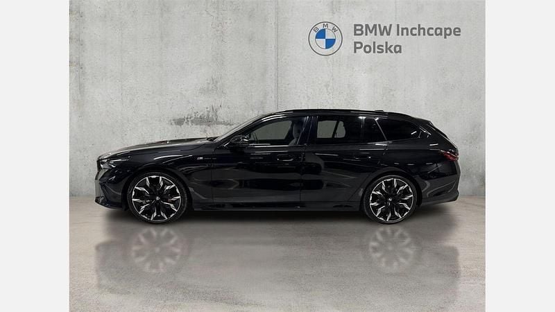 Używany BMW 520 Comfort Edition 197 KM (144 kW) 2024 Czarny szafir metalizowany Kombi