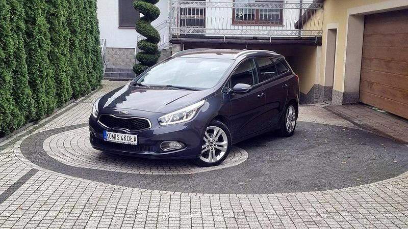 Szary (metalik) Używany 2014 Kia Ceed Kombi | 26 900 zł (Dobra cena) - Obraz 1/4