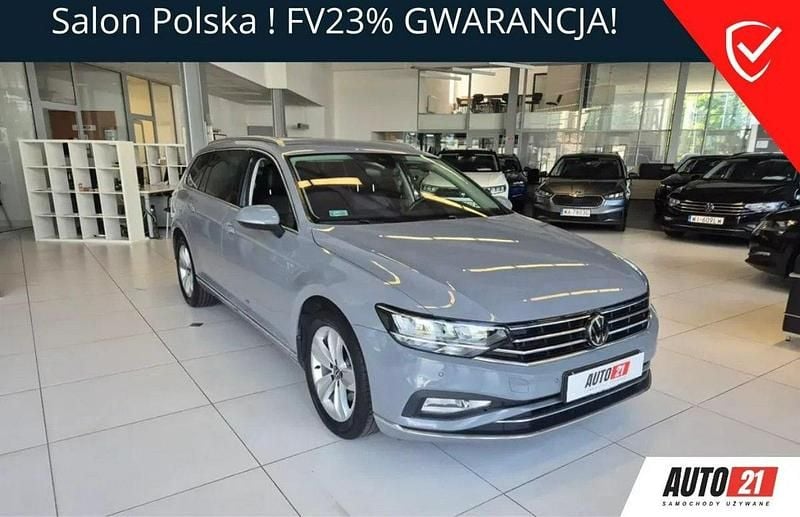 Szary Używany 2022 VW Passat Kombi | 79 900 zł (Uczciwa cena) - Obraz 1/4
