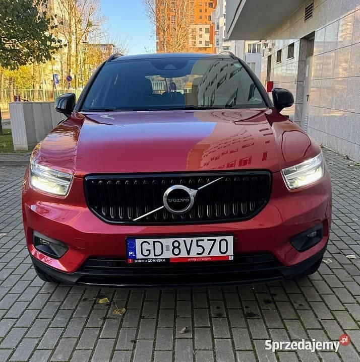 Używany 2020 Volvo XC40 R-Design SUV | 124 900 zł (Uczciwa cena) - Obraz 1/4