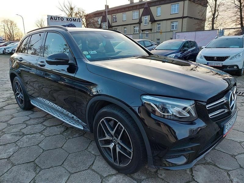 Czarny Używany 2018 Mercedes GLC63 AMG SUV | 110 000 zł - Obraz 1/4