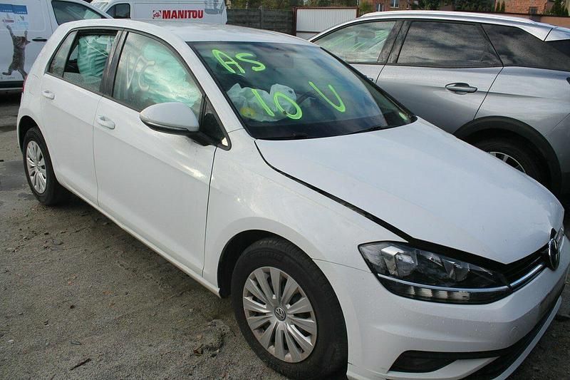 Biały Używany 2017 VW Golf VII Hatchback | 23 900 zł - Obraz 1/4