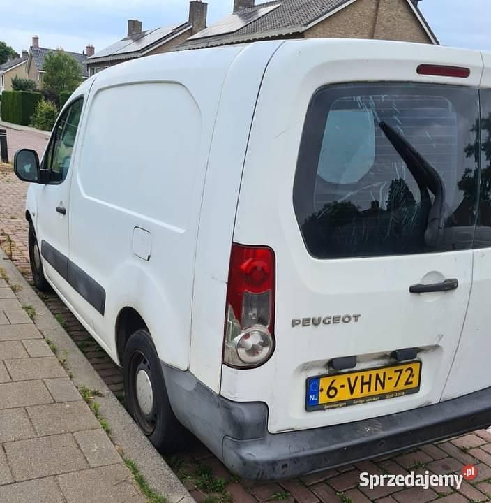Biały Używany 2010 Peugeot Partner Minivan | 7800 zł - Obraz 1/4