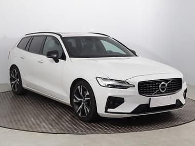 Używany Volvo V60 197 KM (144 kW) 2020 Biały Kombi