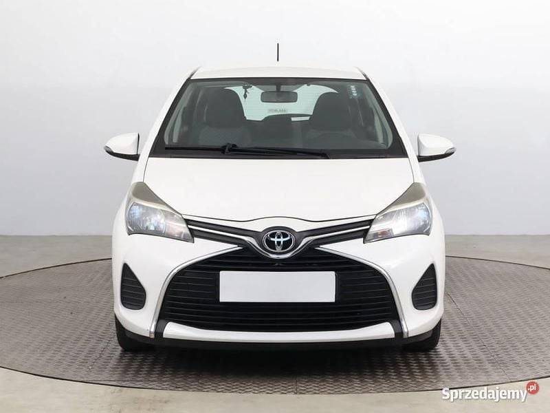 Biały Używany 2015 Toyota Yaris Hatchback | 31 999 zł (Uczciwa cena) - Obraz 1/4