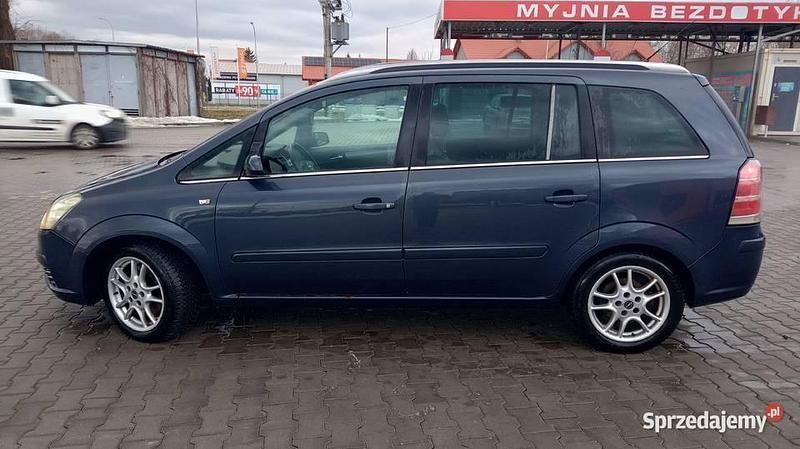 Używany Opel Zafira Cosmo 2006 Minivan