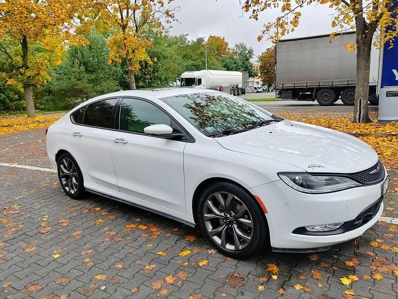 Biały Używany 2015 Chrysler 200C Sedan/Limuzyna | 49 000 zł - Obraz 1/4
