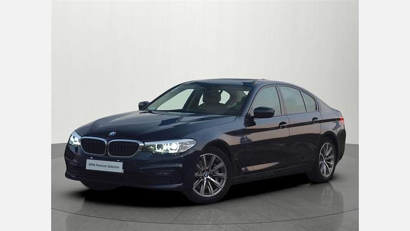 Imperial blue brillant effect Używany 2019 BMW 530 Shadowline Sedan/Limuzyna | 119 900 zł (Dobra cena) - Obraz 1/3