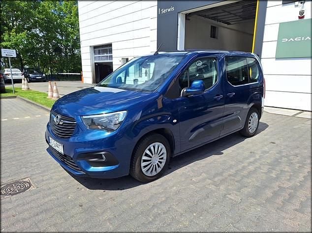 Niebieski Używany 2018 Opel Combo Life Essentia Kombi | 36 000 zł - Obraz 1/4