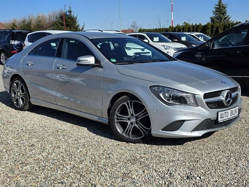 Używany Mercedes CLA180 122 KM (89 kW) 2014 Srebrny (metalik) Sedan/Limuzyna