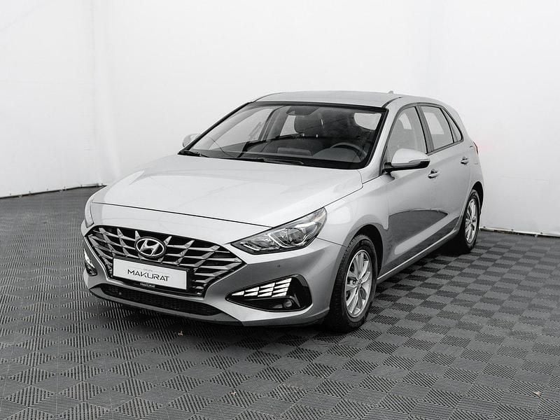 Używany Hyundai i30 110 KM (80 kW) 2022 Srebrny (metalik) Hatchback